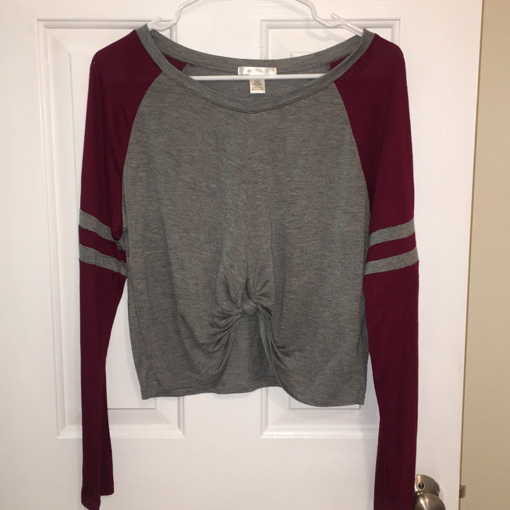 Gray and burgundy tied cropped top
